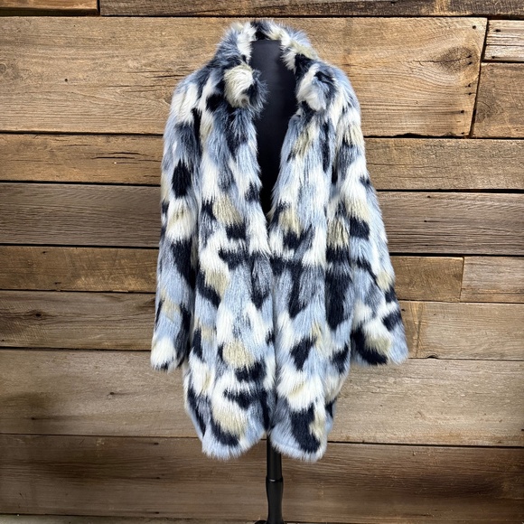 Ulla Popken Blue and Cream Faux Fur winter coat, Size 24/26 - Picture 1 of 7